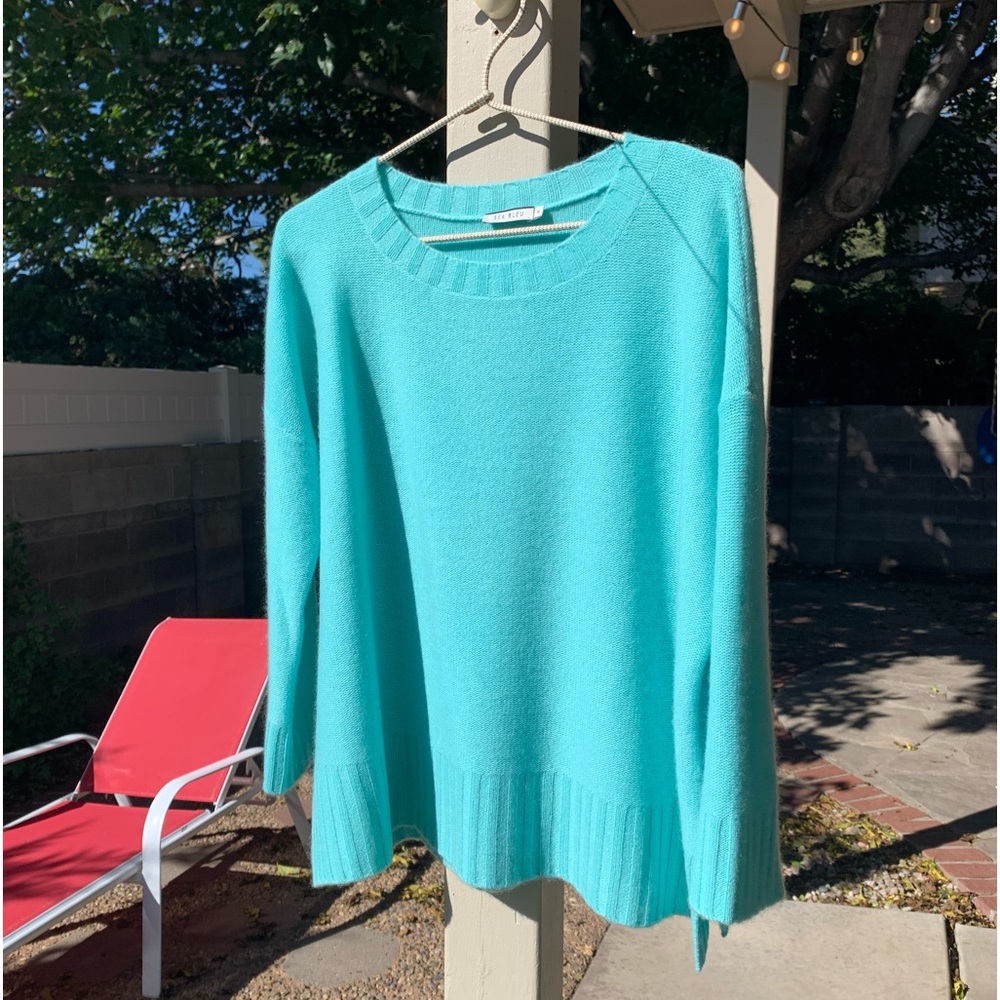 Sea Blue 100% cashmere scoop neckline sweater size M